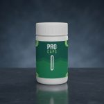 Pro Caps Ревю: Бутилка Pro Caps върху дървена маса с натурални съставки за здраве на простатата.