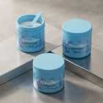 Nano Slim recensione: Flacone di Nano Slim circondato da estratti naturali di erbe e frutti per il dimagrimento.
